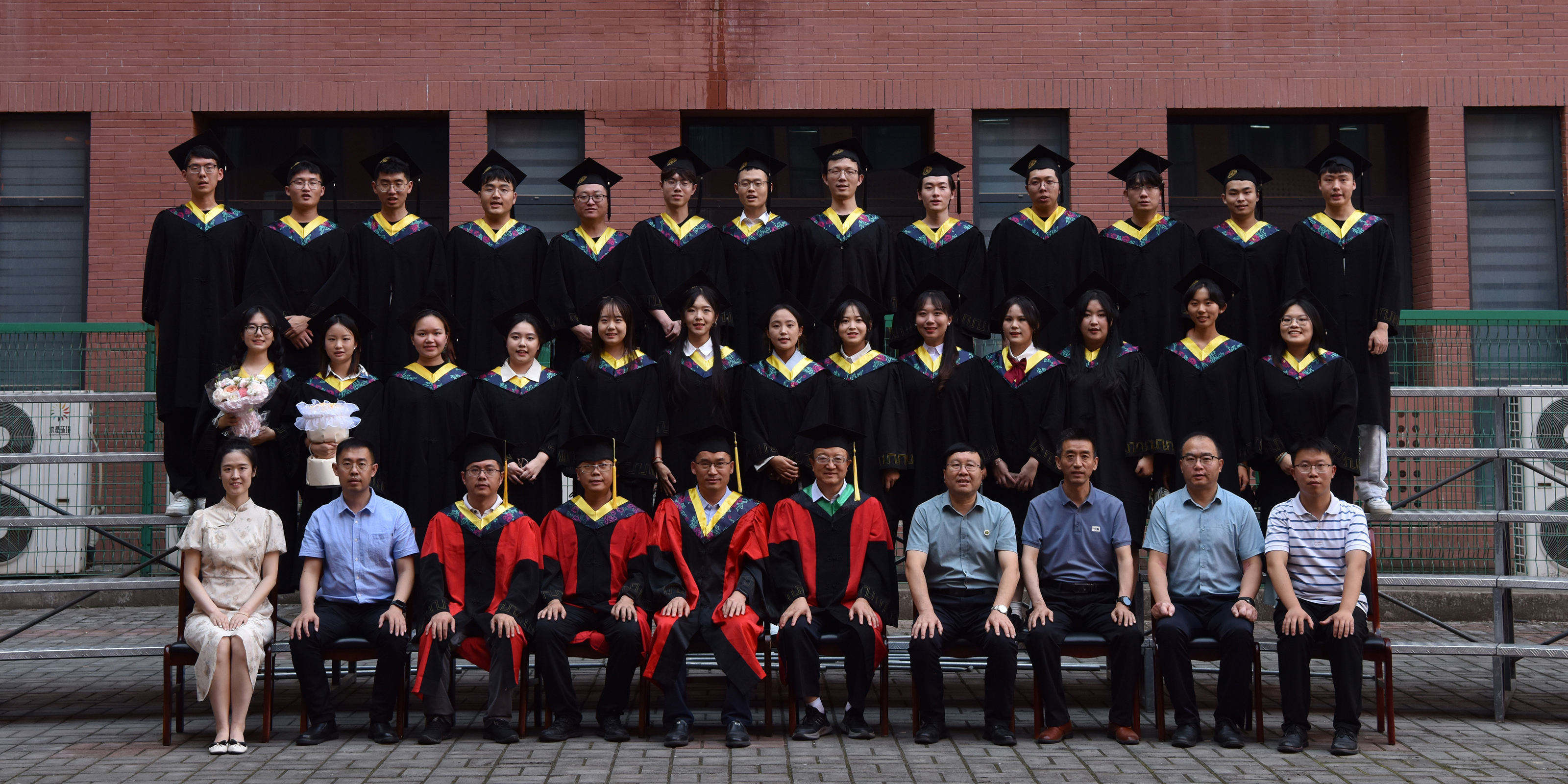 伟德BV1946官方网站2024届环境科学201班毕业留念.jpg
