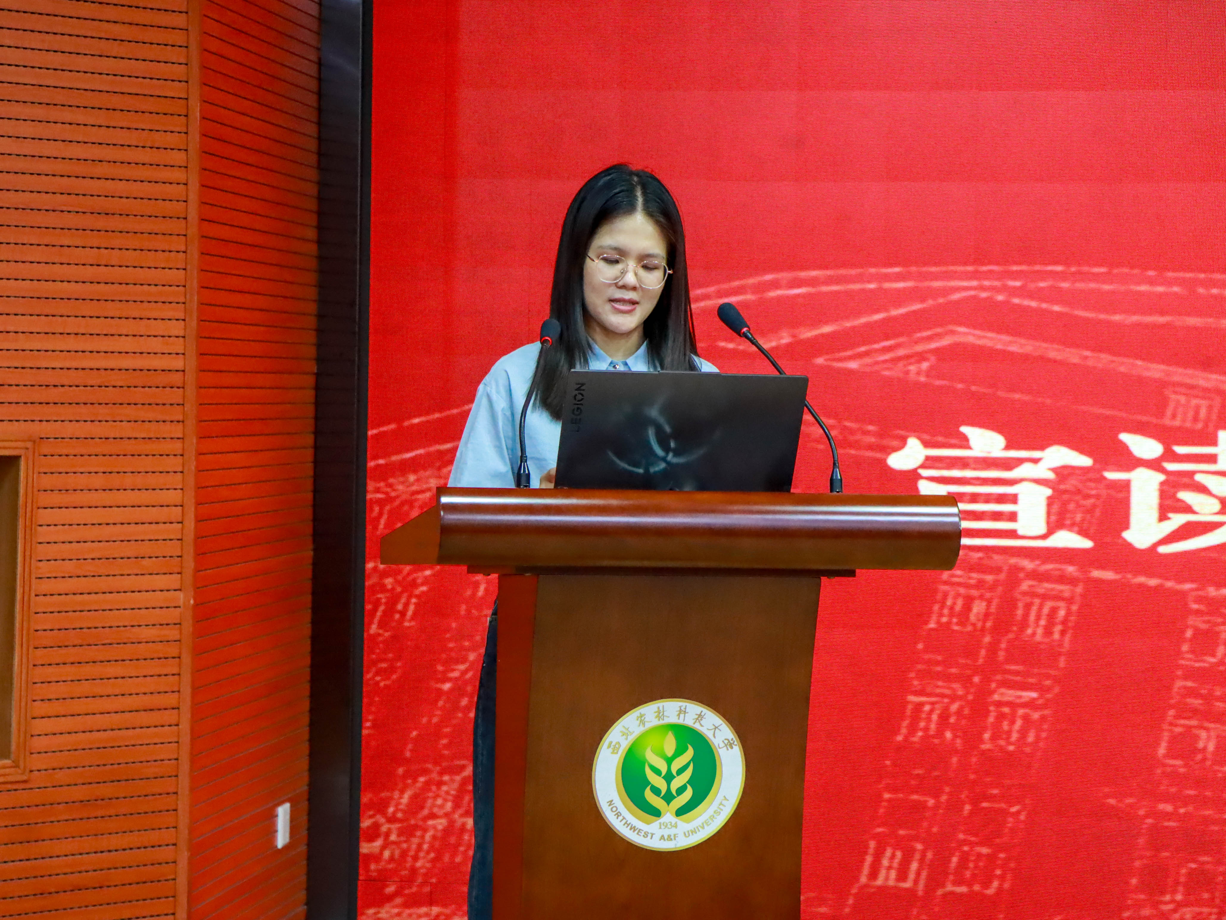 胡迎坤老师讲话.jpg