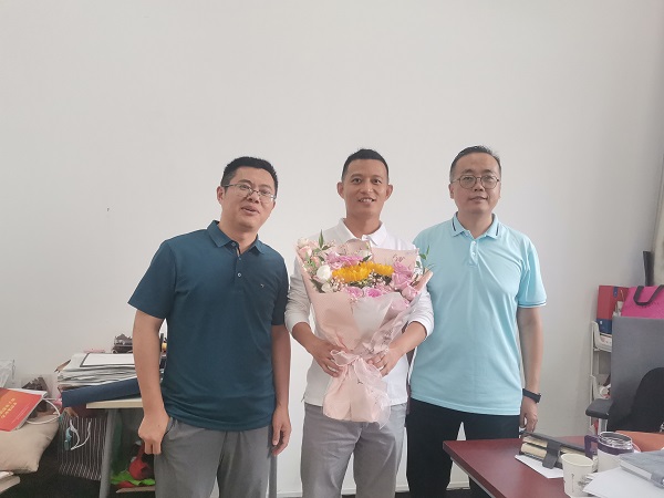 殷睿教授.jpg