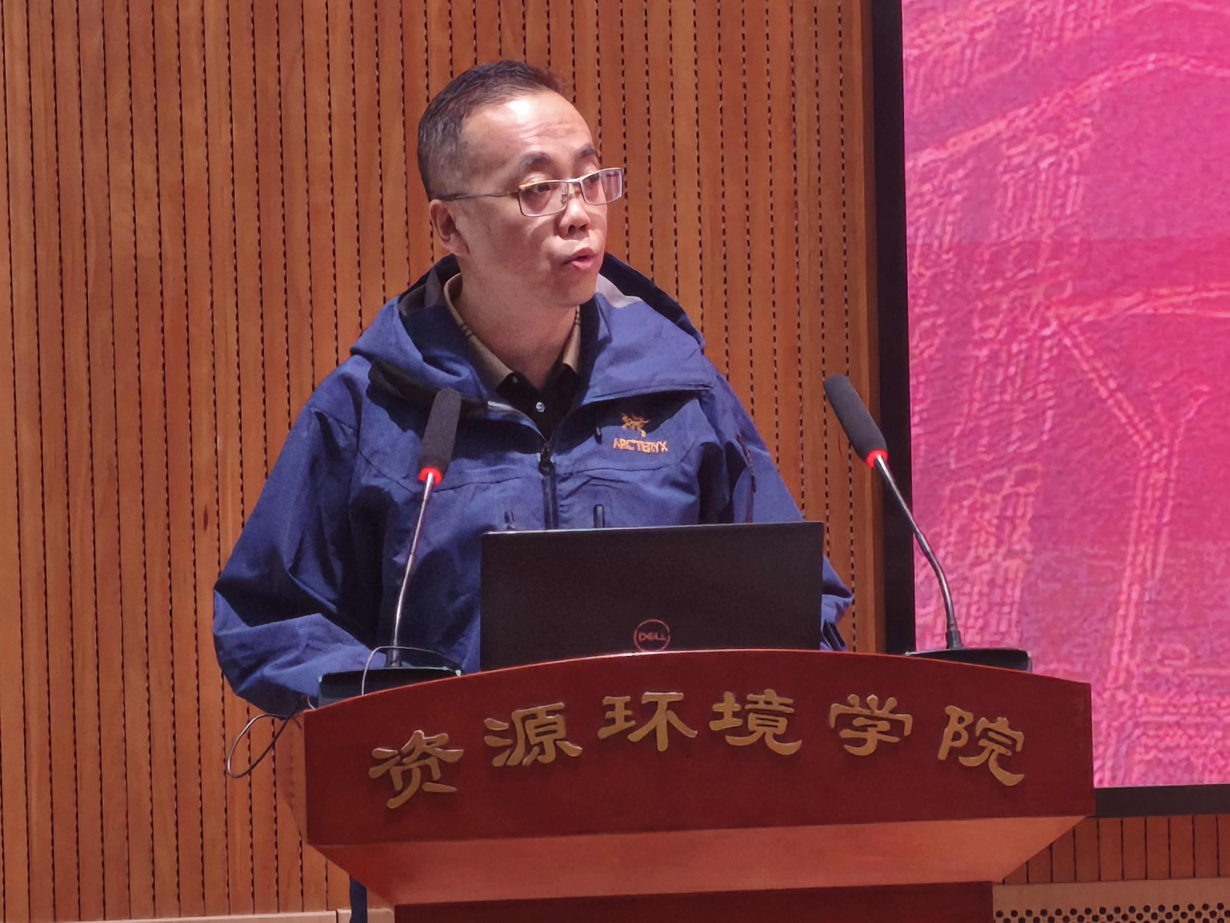 贾老师1.jpg