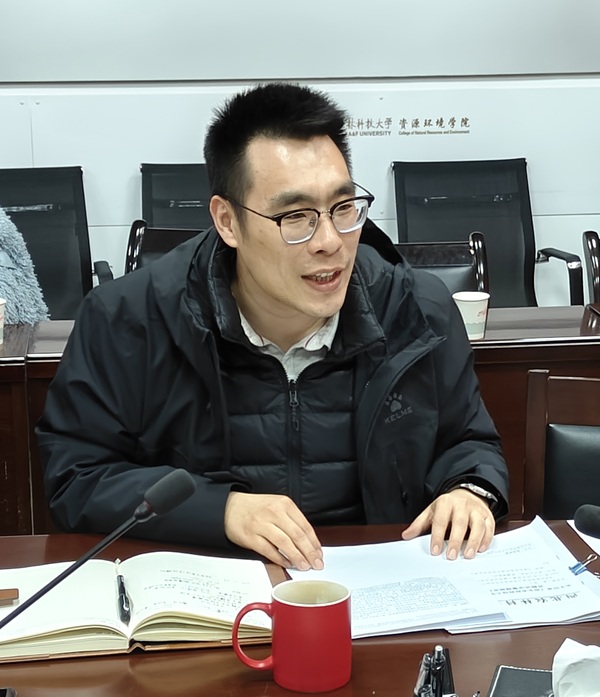 焦硕副经理主持培训会.jpg